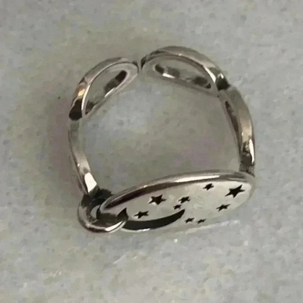 Sterling Silver Moon Star Chain Link Ring

Brand New - Picture 4 of 6